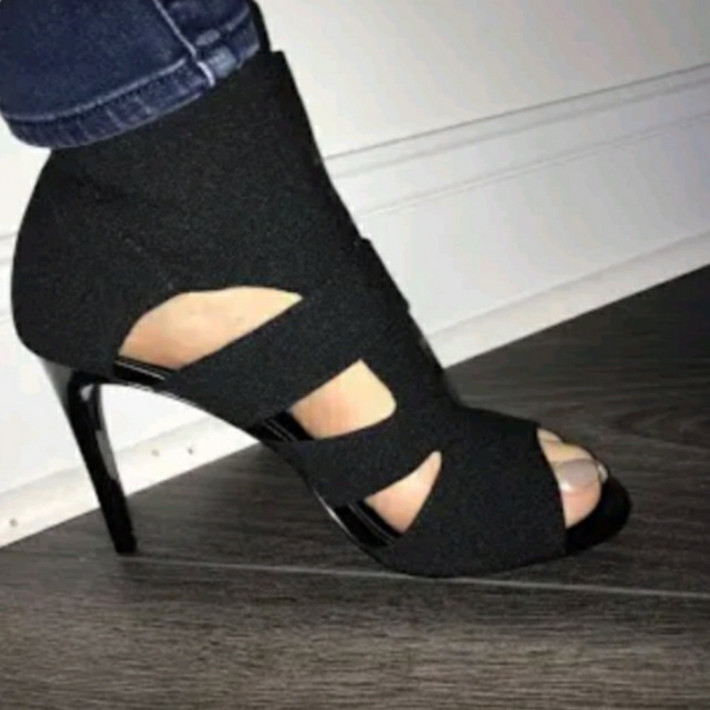 Women's high heel shoes